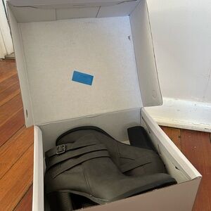 Dream Pairs heeled boots